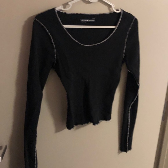 BRANDY MELVILLE CONTRAST STITCH LONG SLEEVE TOP. - Picture 3 of 4
